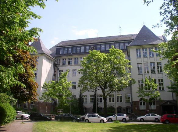 Hans Heinrich Müller's Gemeinde-Doppelschule. (Berlin-Steglitz, April 2014. Photo by Joep de Visser)